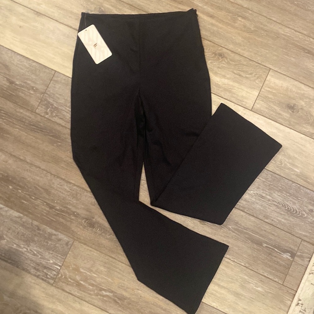 NWT Fabletics Black Ponte Kick Flare Pant - Short